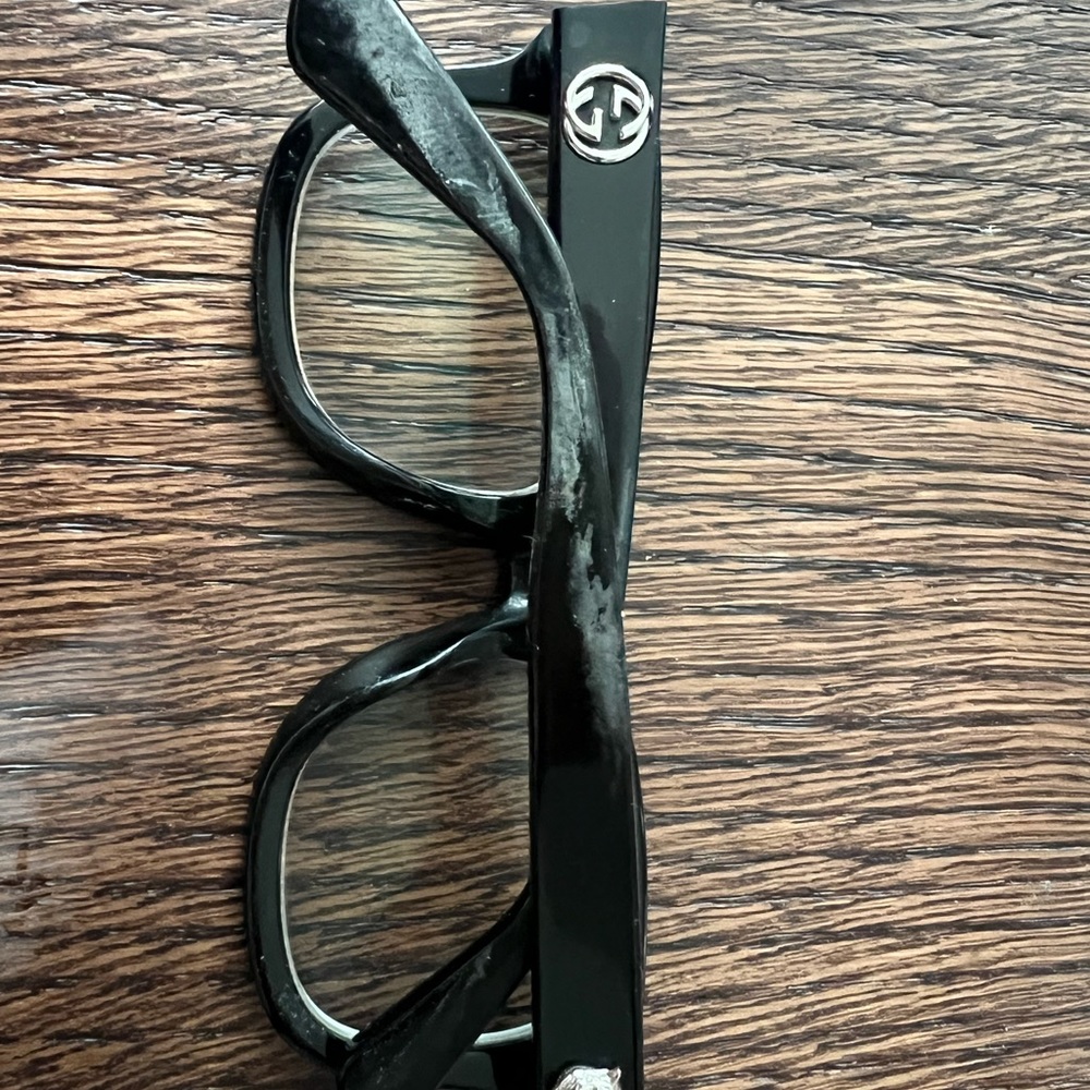 Gucci Classic Black Frames - image 3